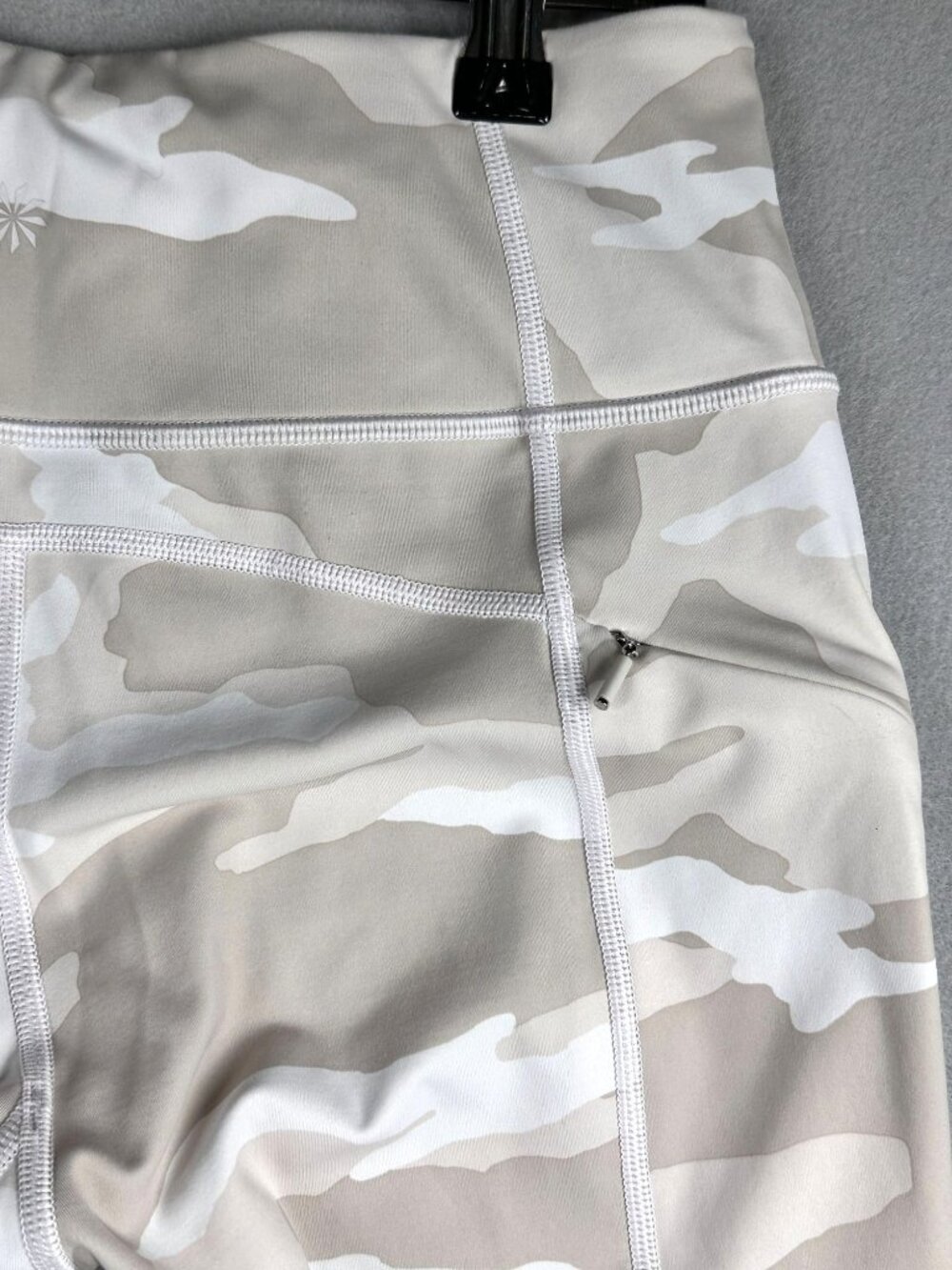 Athleta High-Waisted 7/8 Athletic Leggings Womens Size Small Beige White Camo - Picture 5 of 9